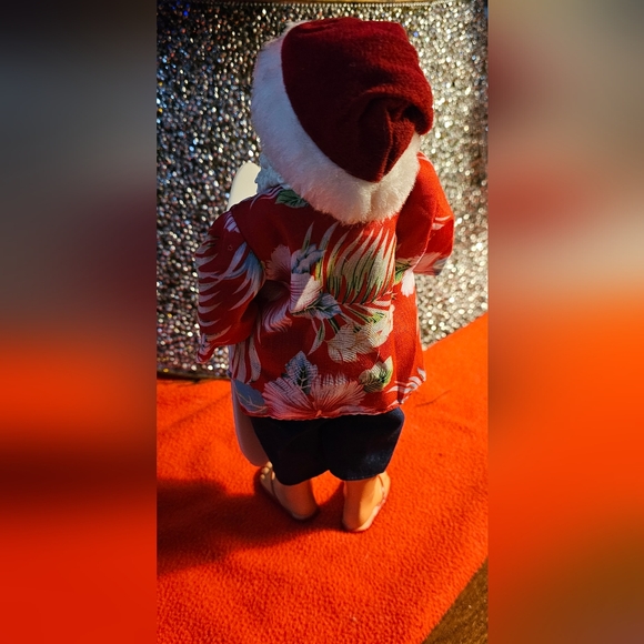 Surfer Santa - Picture 3 of 10